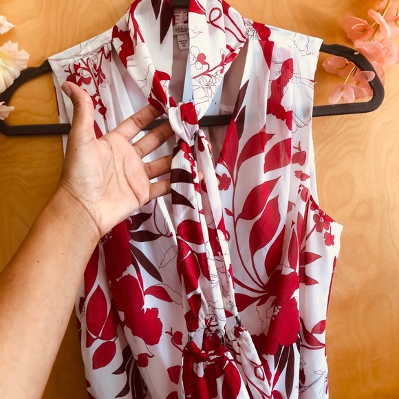 NWT Guess Tank Top - Picture 6 of 7